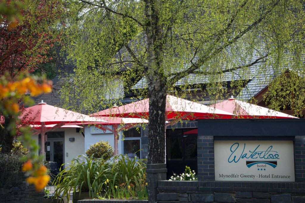 home - Waterloo Hotel and Lodge